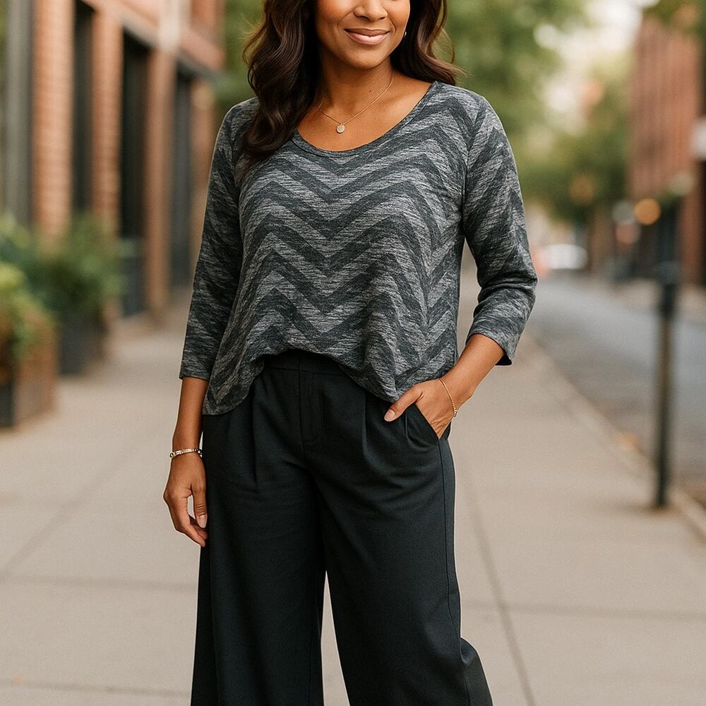 Soulmates Womens Blouse Size XL Black Gray Chevron Knit Top Shirt - Picture 1 of 9